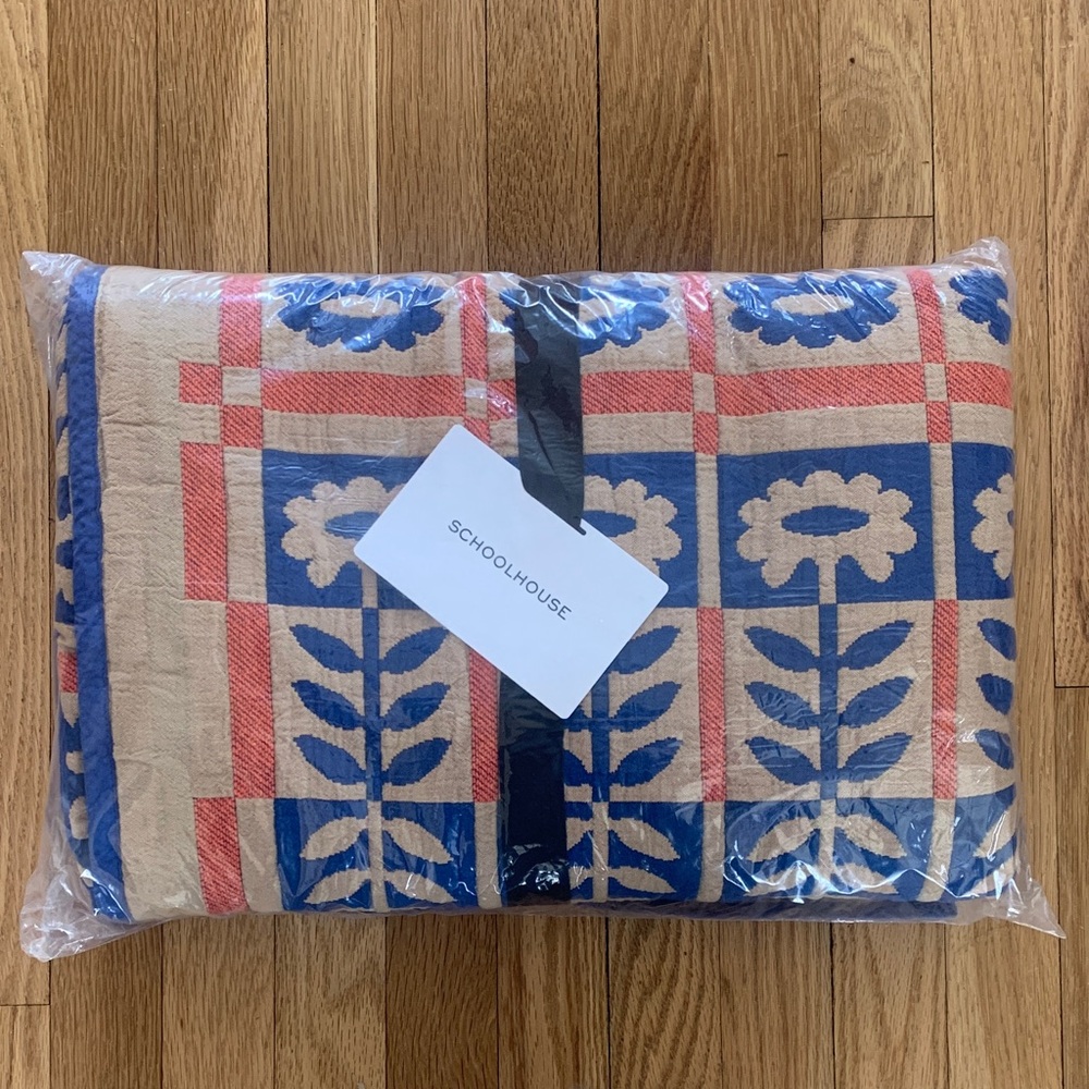 Schoolhouse Stillwater Quilt Twin cobalt